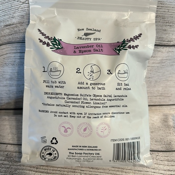 New Zealand Beauty Spa Lavender Oil & Epsom Salt Relaxing Bath Soak 35.3 oz - Picture 3 of 6